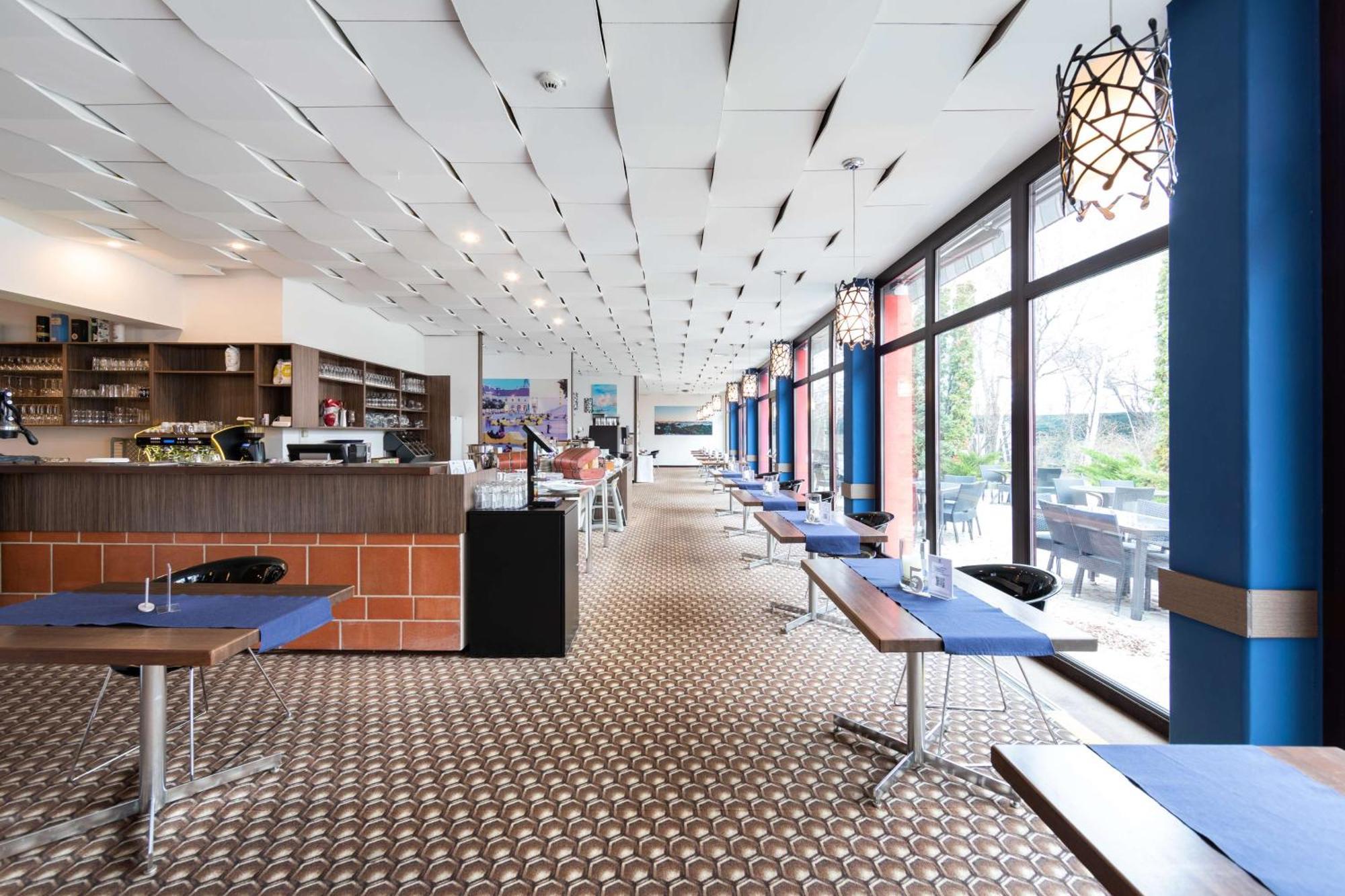 Best Western Smart Hotel Voesendorf Exterior photo