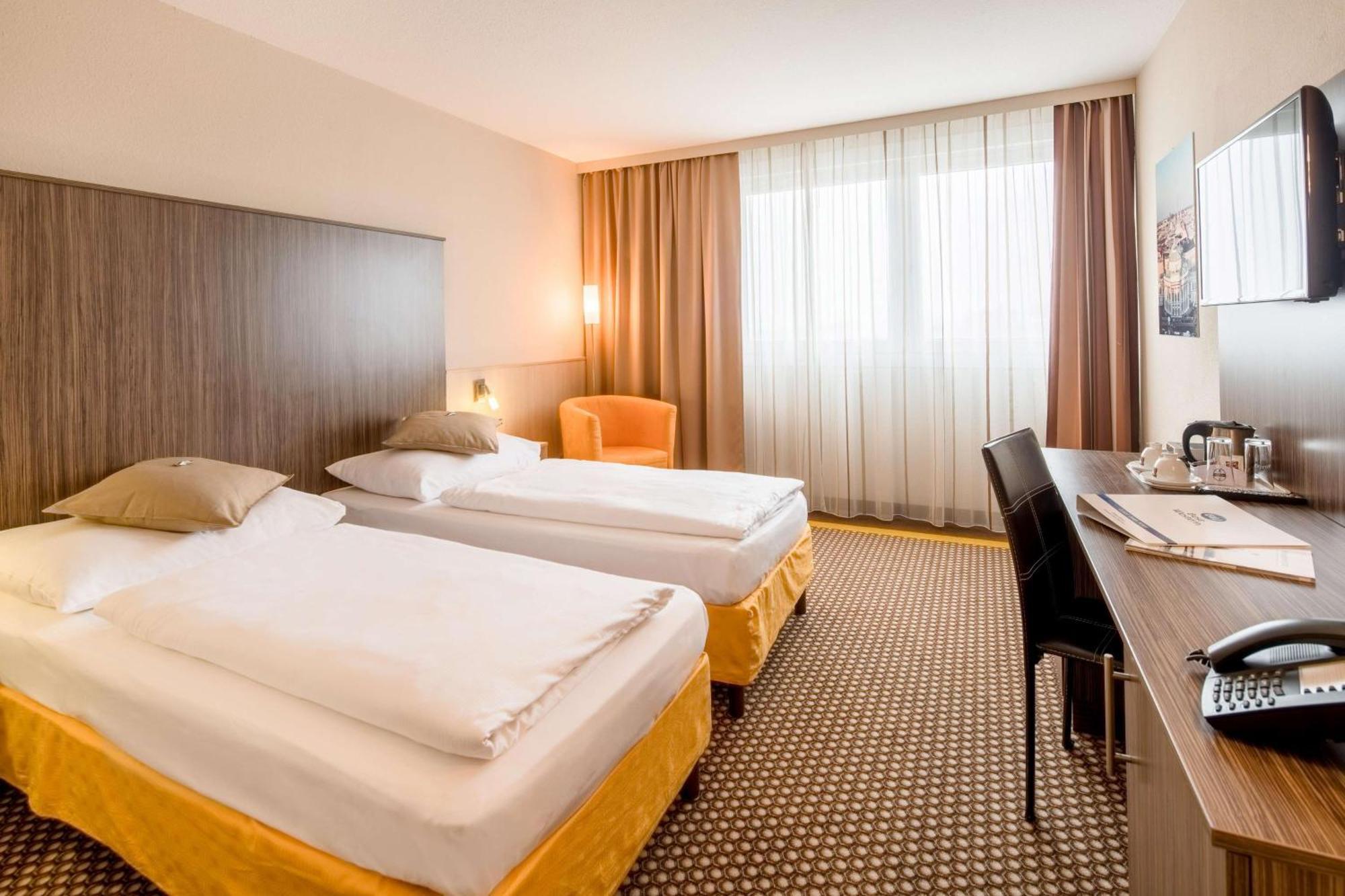 Best Western Smart Hotel Voesendorf Exterior photo