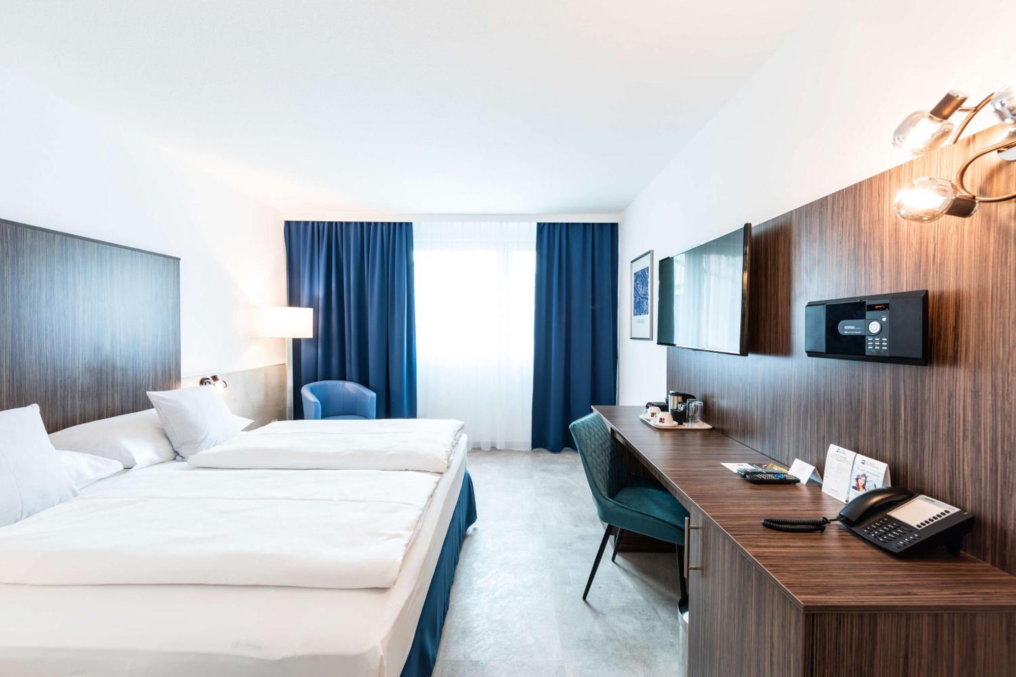 Best Western Smart Hotel Voesendorf Exterior photo