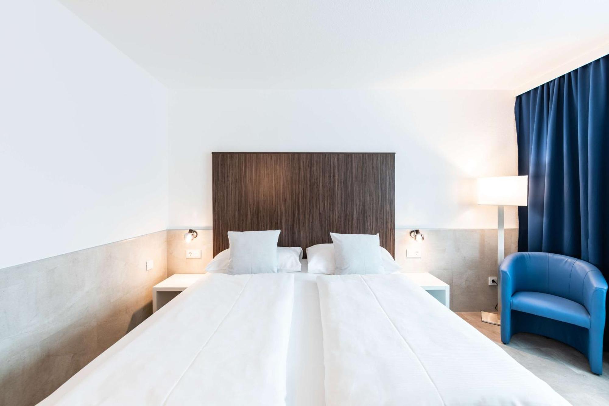 Best Western Smart Hotel Voesendorf Exterior photo