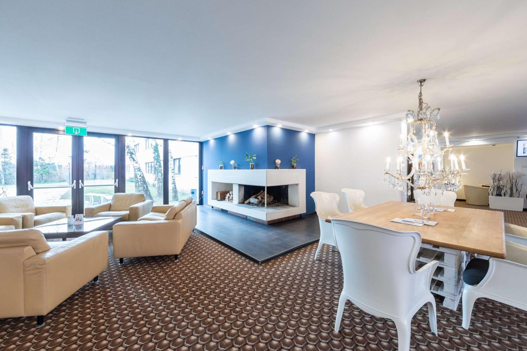 Best Western Smart Hotel Voesendorf Exterior photo